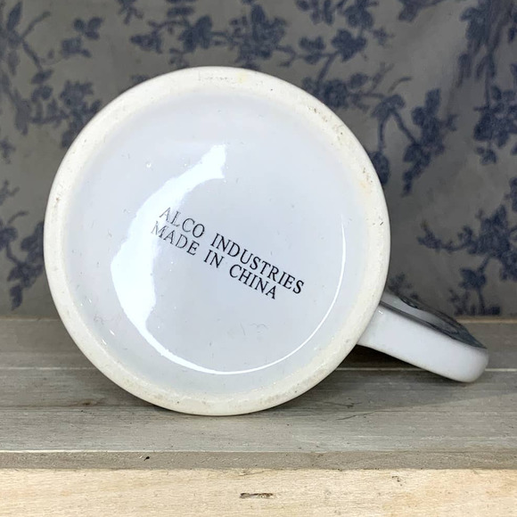 Vintage Alco Industries Christmas Mug - Picture 7 of 7